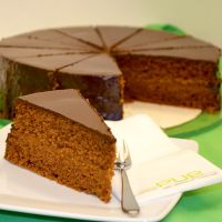 Schokoladentorte Sacher-Art